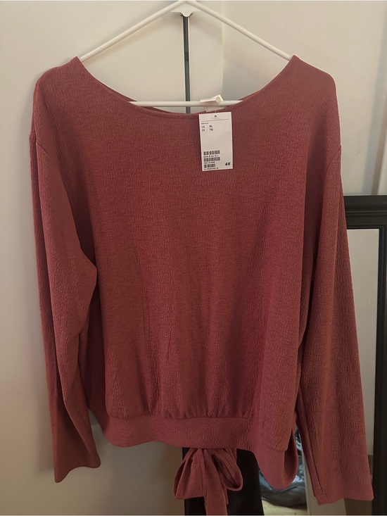 H&M Tops - 🆕 H&M Rose-Mauve Tie-Back Knit Top